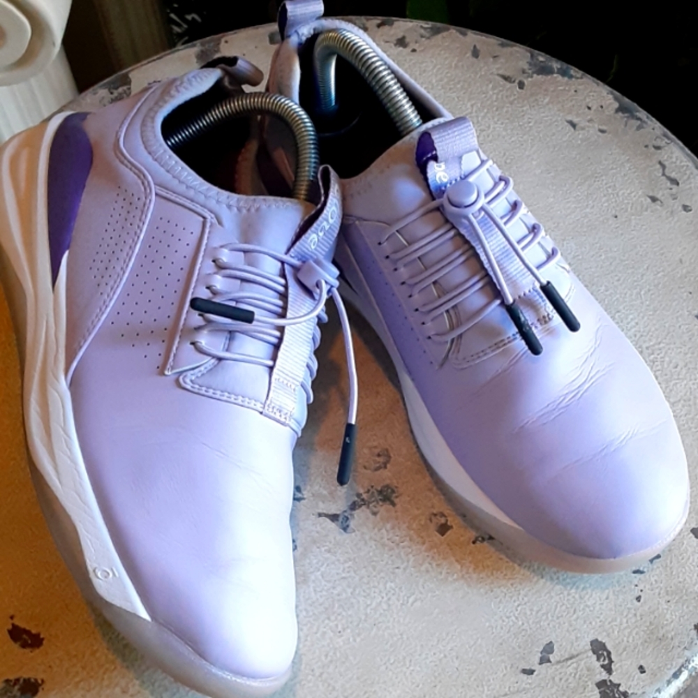 Clove, Classic Nursing Shoes, Lavender, Healthcare Comfort Sneakers,Size 7.5